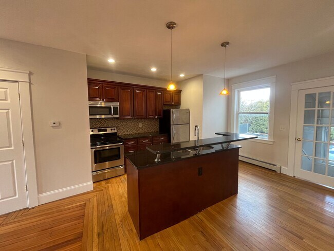 Photo - 98 Knight St Unit #2