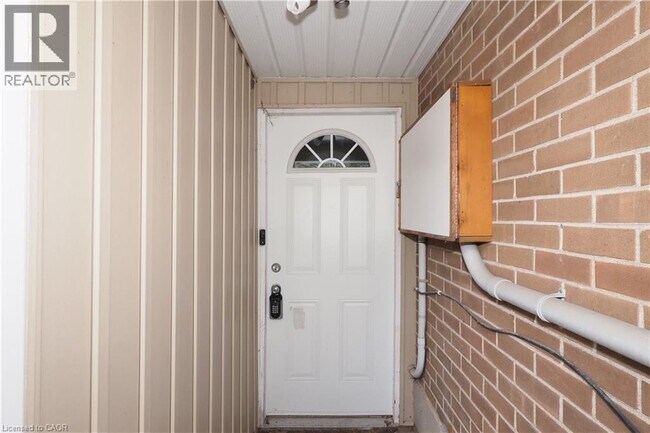 Photo - 196 Vermont St