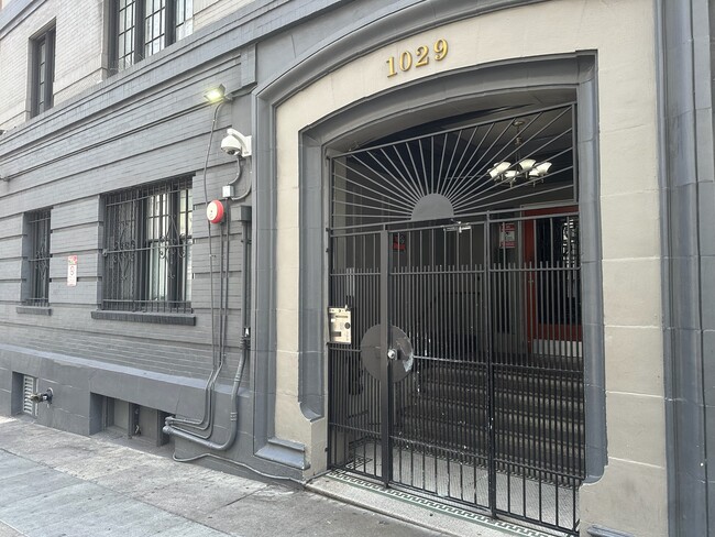 Building Photo - 1029 Geary Blvd Unit 55