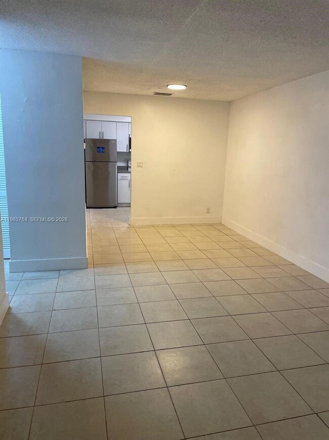 Photo - 210 NE 40th Ct Unidad 1-2