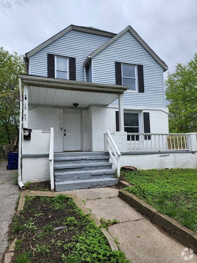 Building Photo - Large 3 Bedroom Home For Rent on Kimberly