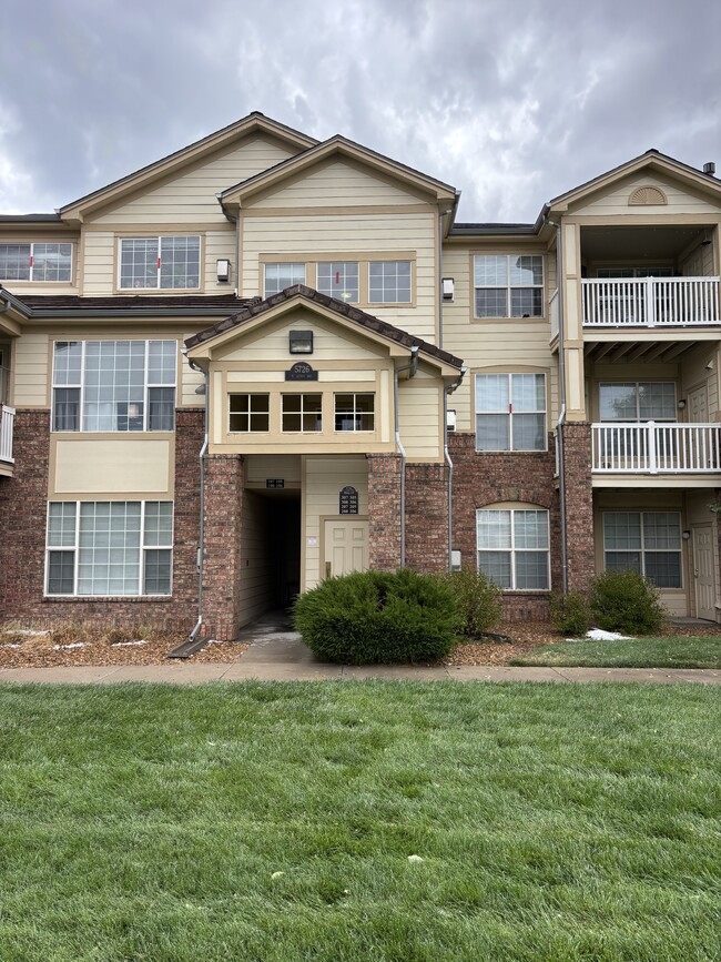 Building Photo - 5726 N Genoa Way Unit 10-106 Rental