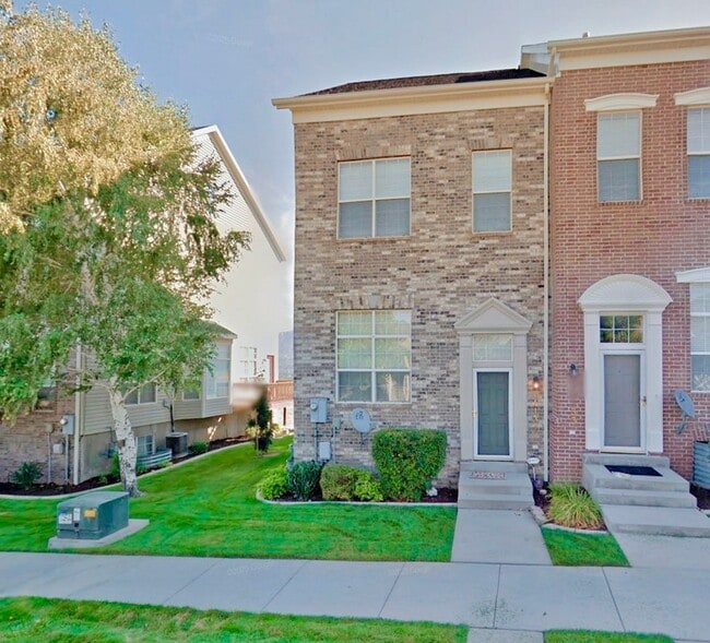 Building Photo - 14131 S Senior Band Rd
