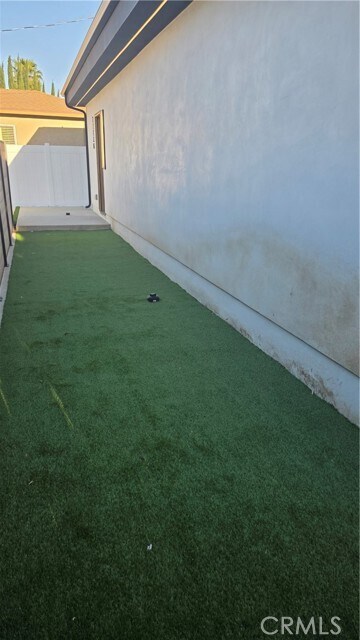 Photo - 22730 Mariano St