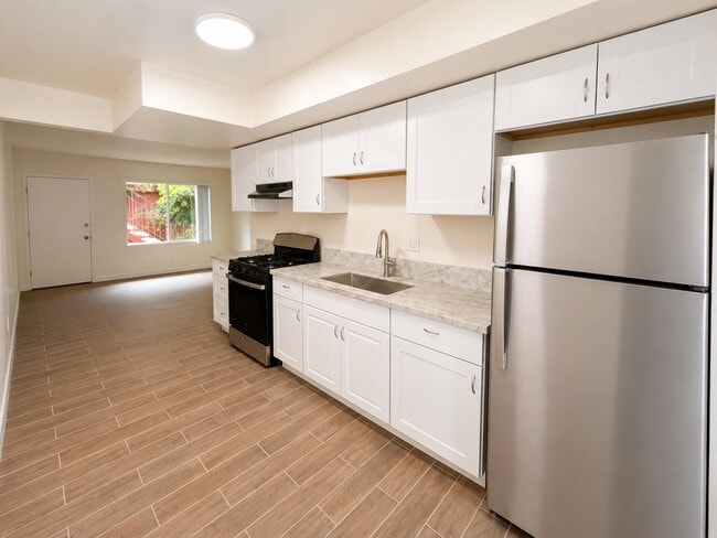 14026 Paramount Blvd Unidad 11