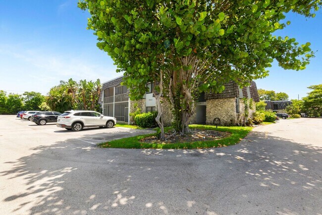 3111 Oakland Shores Dr Unidad F212