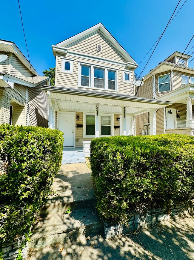 Photo - 621 E Burnett Ave Unit A