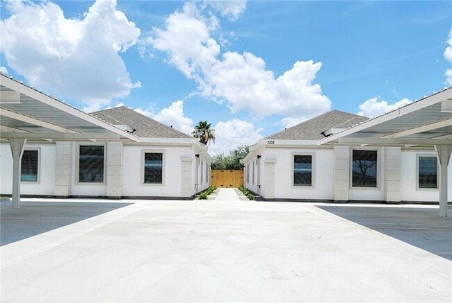Photo - 7102 N 56th Ln Unidad 3 Rental