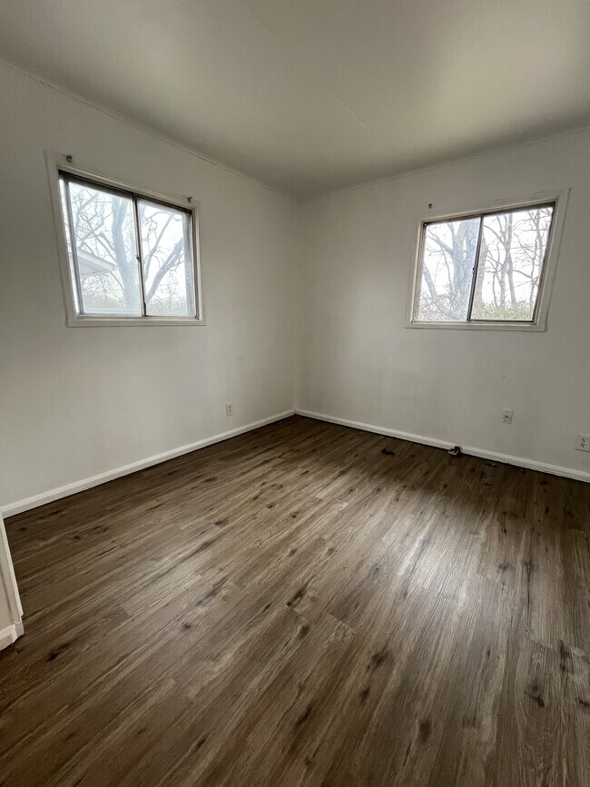 Photo - 111 St Thomas Ln