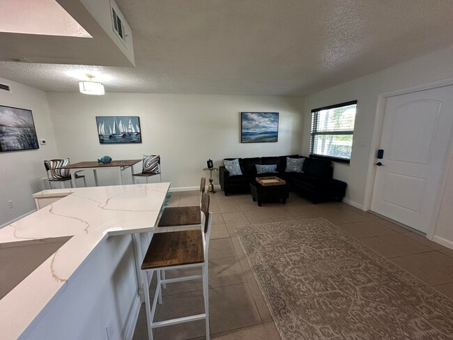 Photo - 2319 Tamarind Dr Unit 102
