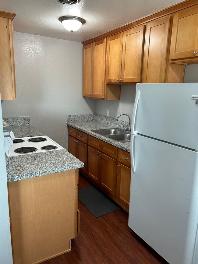Photo - 5352 Young St Unit 2