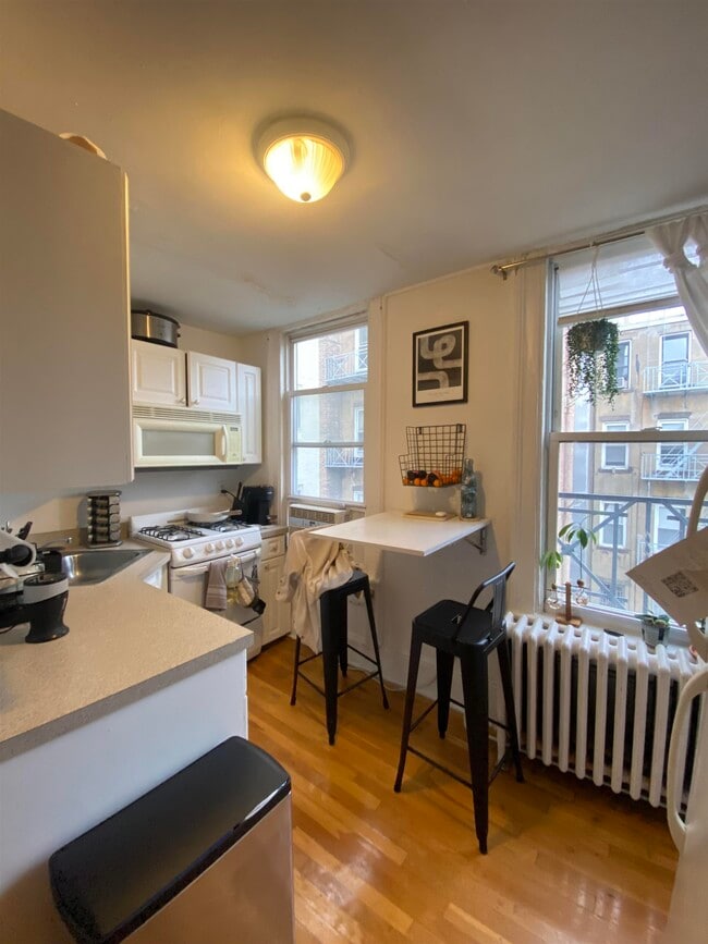 Building Photo - 409 Bloomfield St Unit 7 Rental