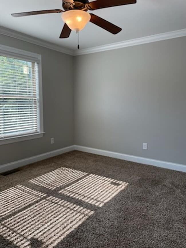 Photo - 1864 Gate Tower Way NE