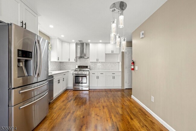 Photo - 110 16th Ave