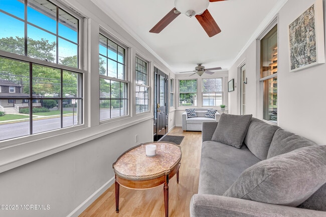 Photo - A370 E Main St