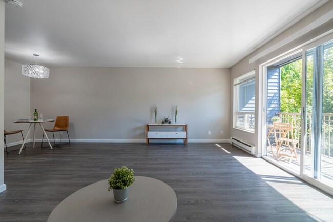Photo - Lakeview Place