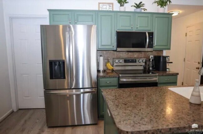 Photo - ADORABLE DUPLEX CLOSE TO EISENHOWER M.S!