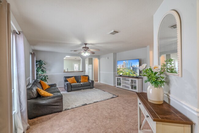 Photo - 914 Parsonfield Ct