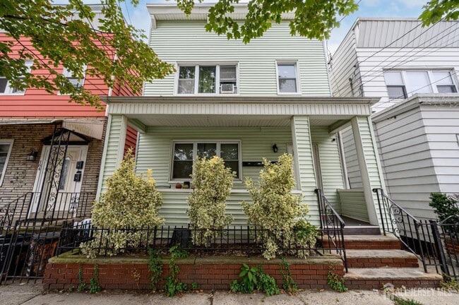 Photo - 182 Avenue F Unit 1