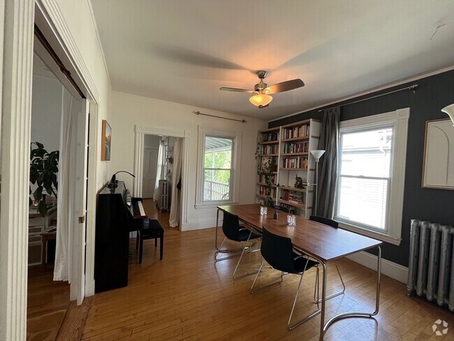 Building Photo - 399 Washington St Unit 2 Rental