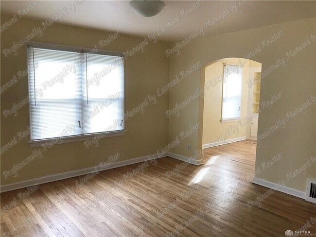 Photo - 2318 Woodburn Ave