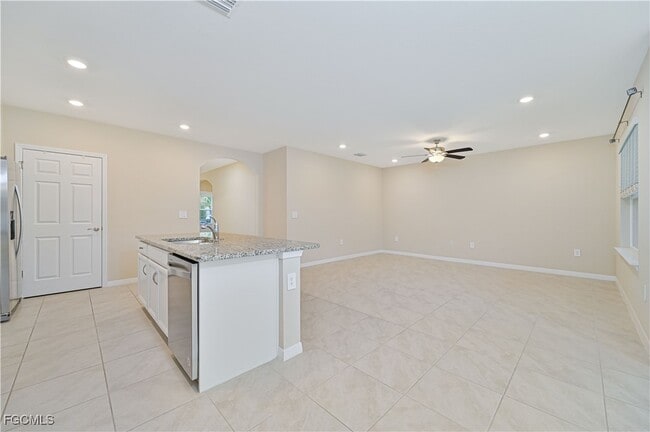 Photo - 3052 Royal Gardens Ave