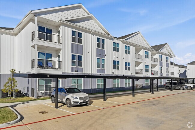 Alternate - The Gardens at Greenhouse