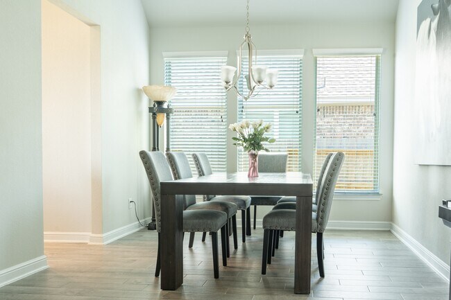 Photo - 1720 Daylight Lk Dr