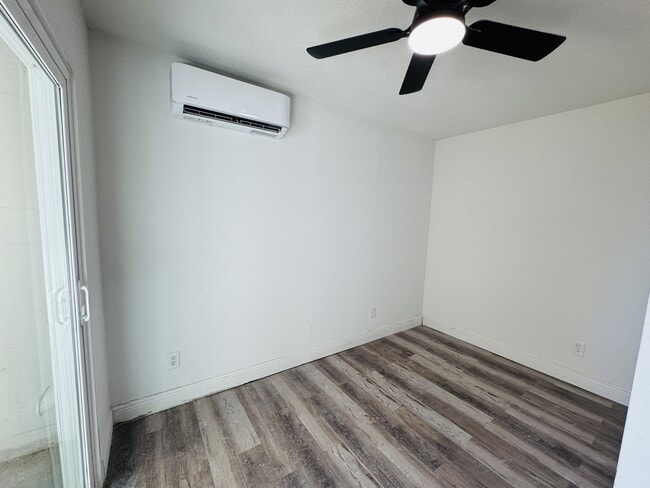 Photo - 209 E Main St