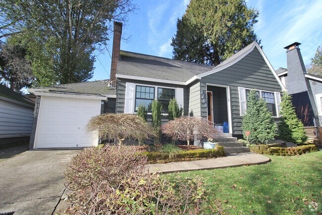 Building Photo - 7703 SE 17th Ave Rental