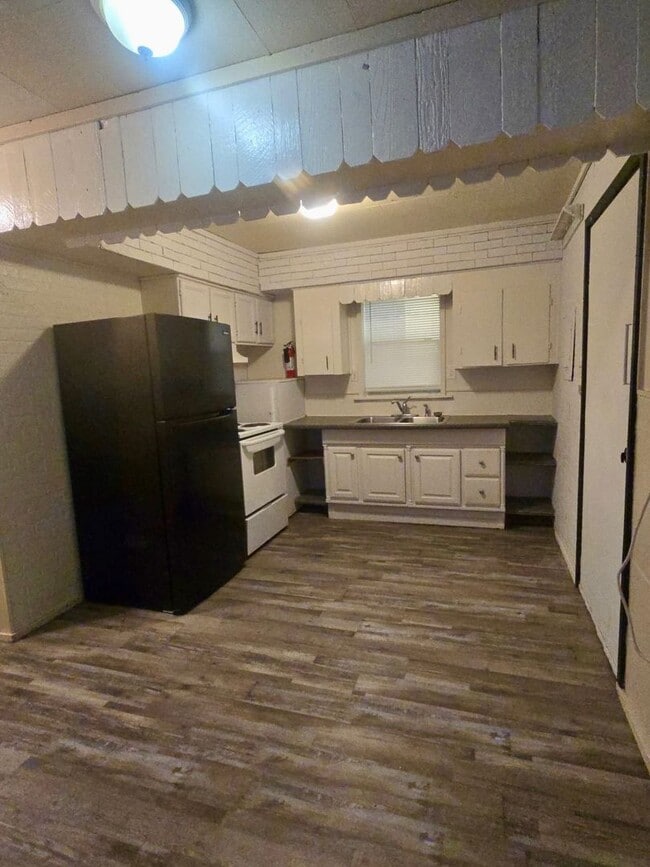 Photo - Two Bedroom Home for Rent!