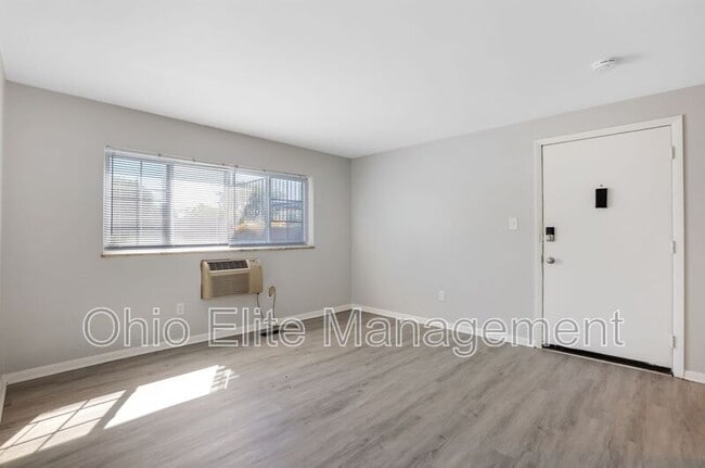 Photo - 1029 Binns Blvd