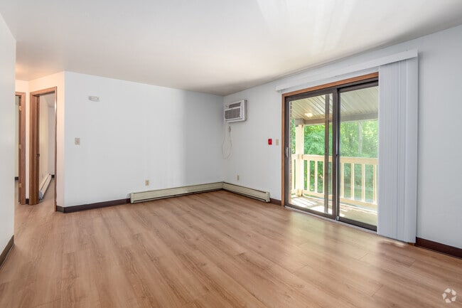 3 habitaciones, 1 baño - 900 pies cuadrados - Sala de estar