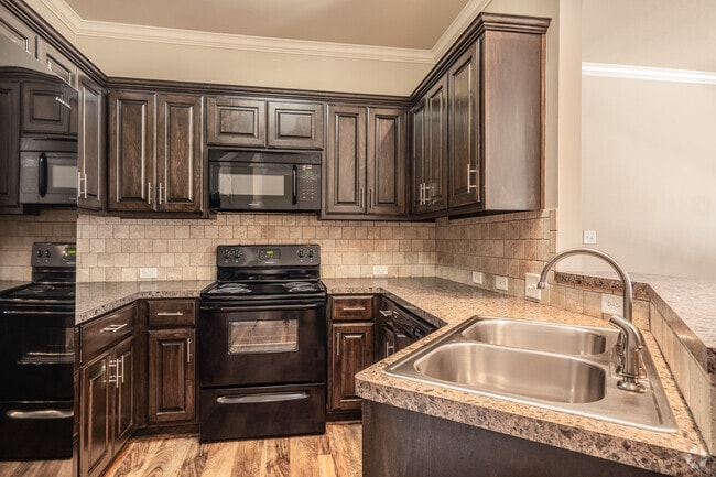 3BR, 2BA - 1222SF