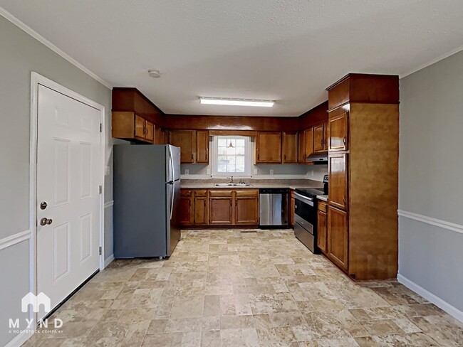 Photo - 906 Edgehill Dr