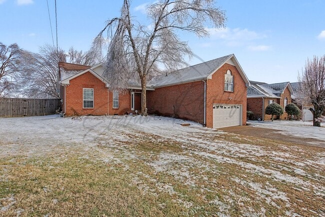 Photo - Three Bedroom Brick Home in Hendersonville!
