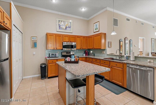 Photo - 229 Charlemagne Cir