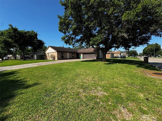 Building Photo - 9914 El Chaco Dr