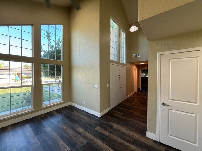 Photo - Nicely updated home in established Turlock...