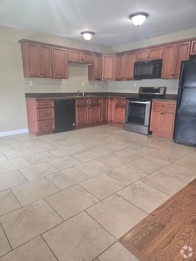 Building Photo - 2 Bedroom, 2 Bath w/ Washer&Dryer Included! Rental