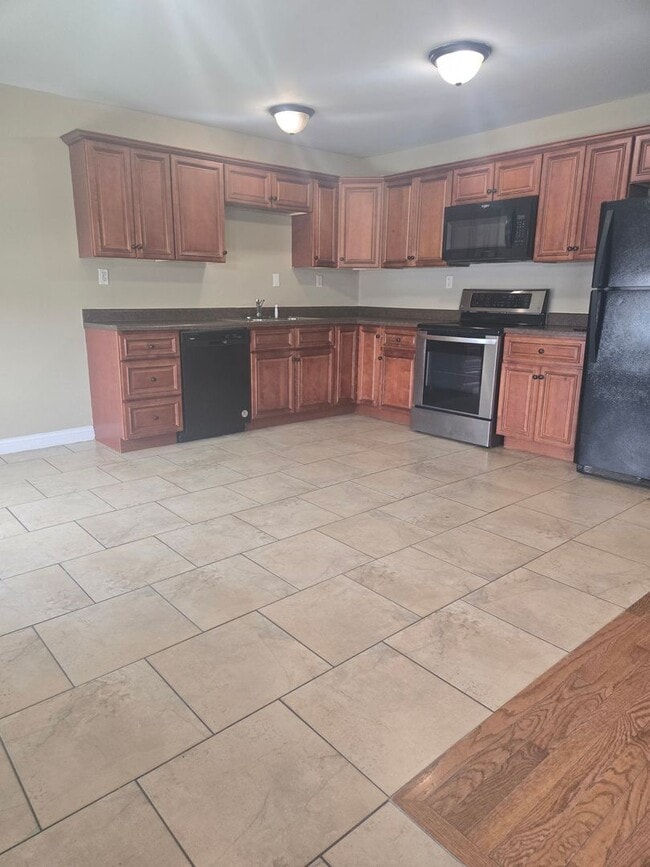 2 Bedroom, 2 Bath w/ Washer&Dryer Included! - 2 Bedroom, 2 Bath w/ Washer&Dryer Included! House