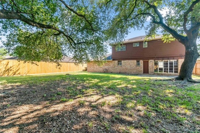 Building Photo - 11610 Hillcroft Ave Rental