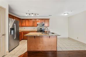 708 Madison Ln S E