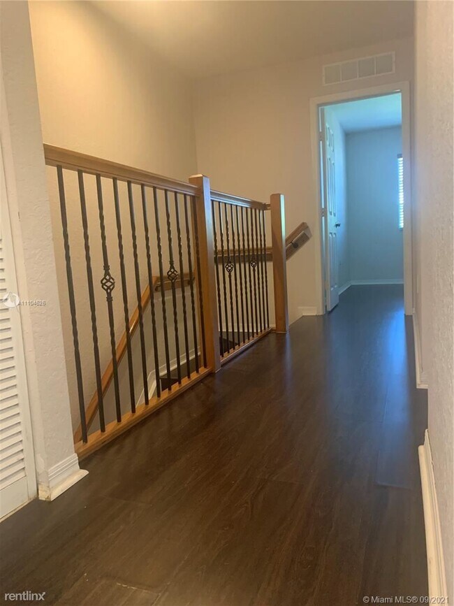 Photo - 3 br, 2.5 bath Townhome - 12430 SW 50th St...