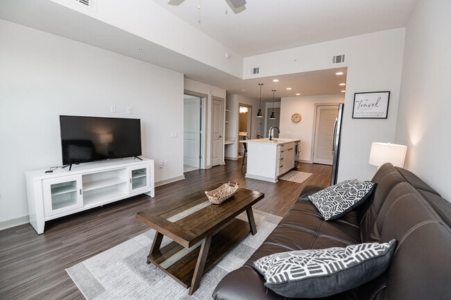 225 S Poplar St Unit SI ID1013804P