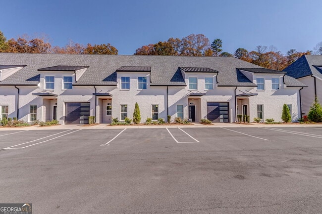 Photo - 93 Chateau Dr SE