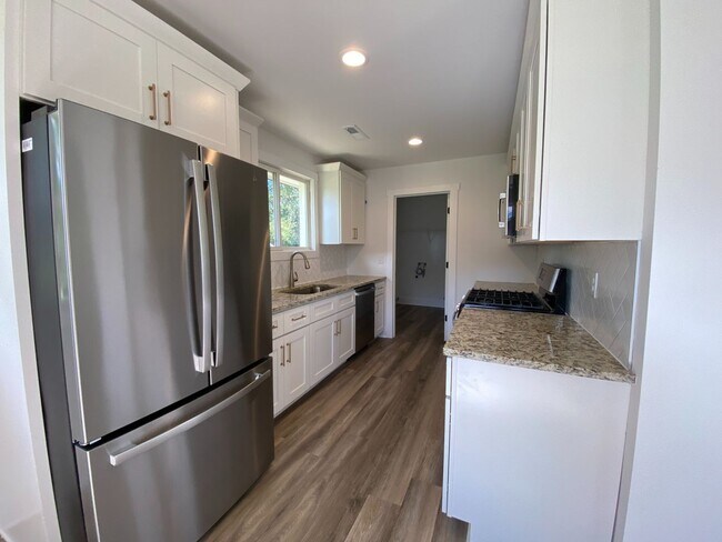 Photo - 1003 Hadley Rd