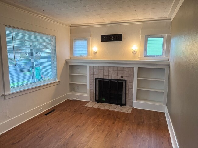 Photo - Charming 2 Bedroom 1 Bathroom Located in the Heart of the Beaumont-Wilshire Area!!