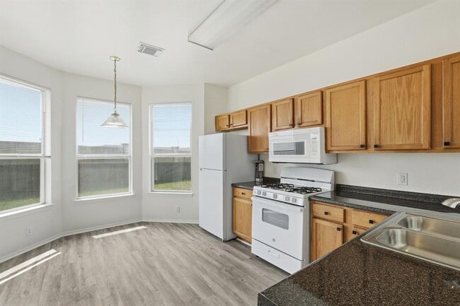 Photo - 2849 Southampton Way