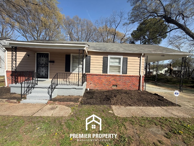 Building Photo - 3-Bedroom Single-Family Home for Rent in Memphis, TN - Hardwood Floors & Fenced Backyard